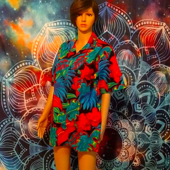 Brand New Tropical Button Down - Picture 1 of 3